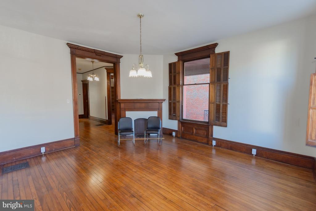 408 W KING STREET