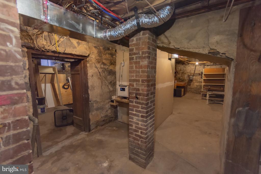 408 W KING STREET