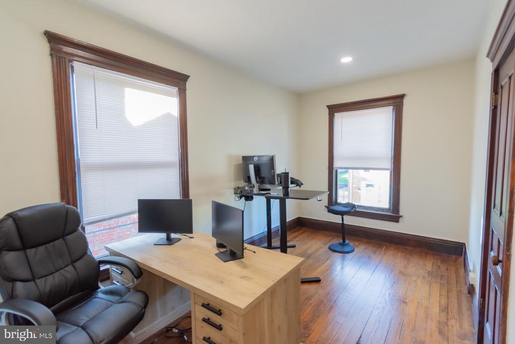 408 W KING STREET