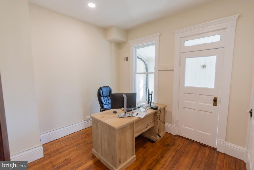 408 W KING STREET