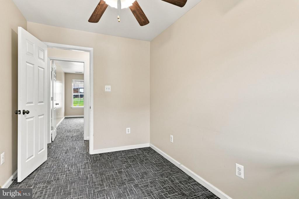 1800 W KING STREET W Unit: OFFICE