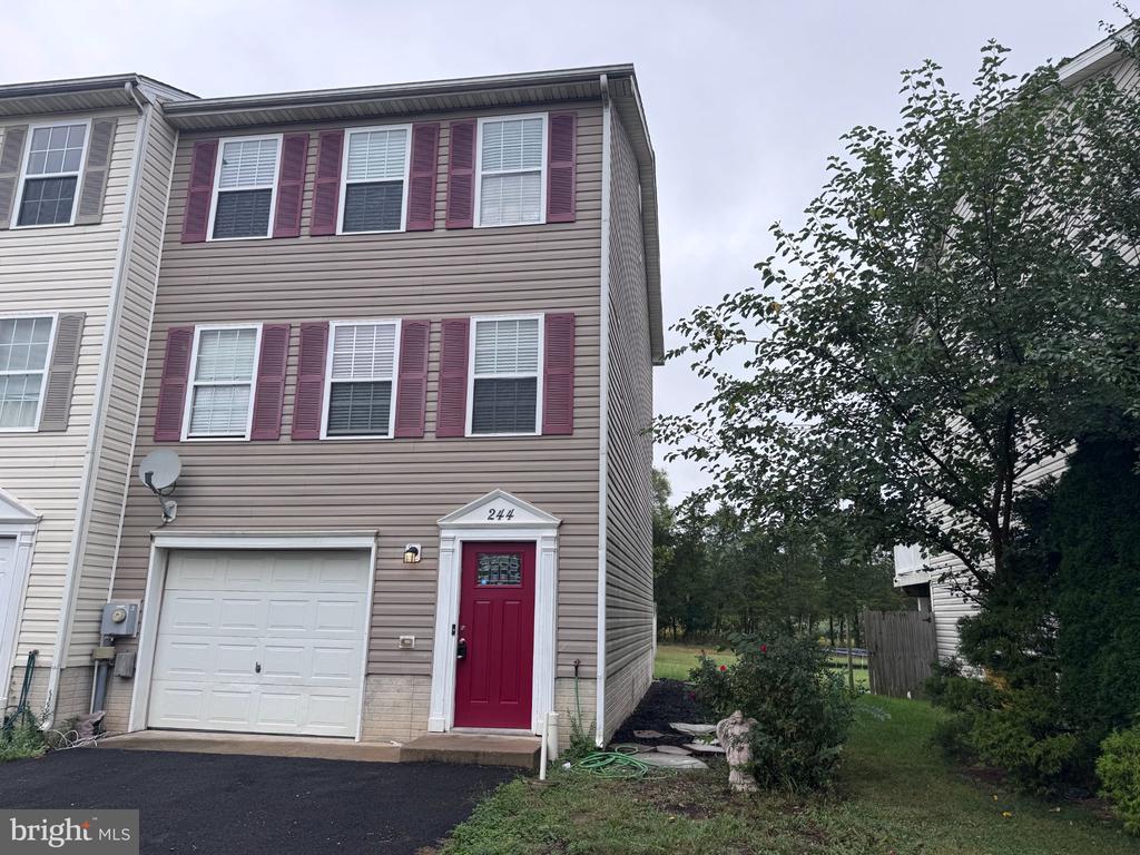 244 TOPAZ LANE