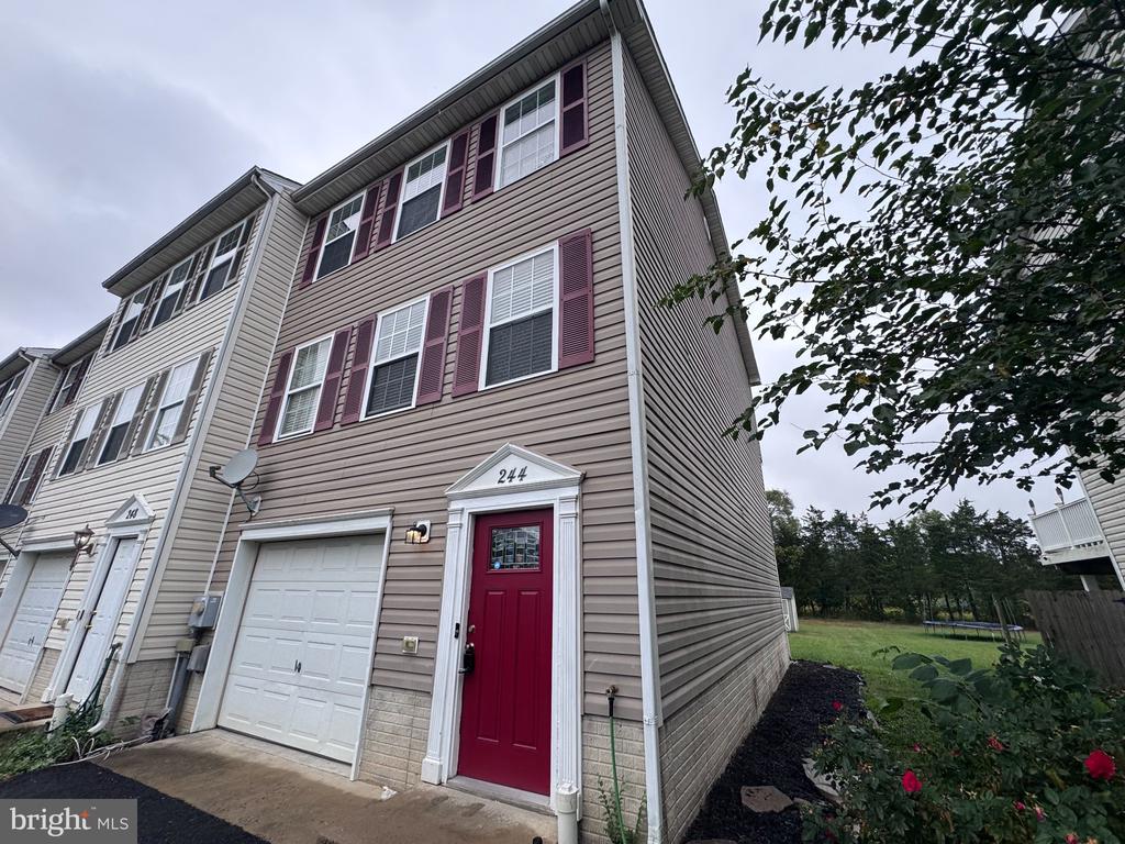 244 TOPAZ LANE