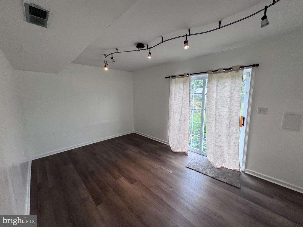 244 TOPAZ LANE