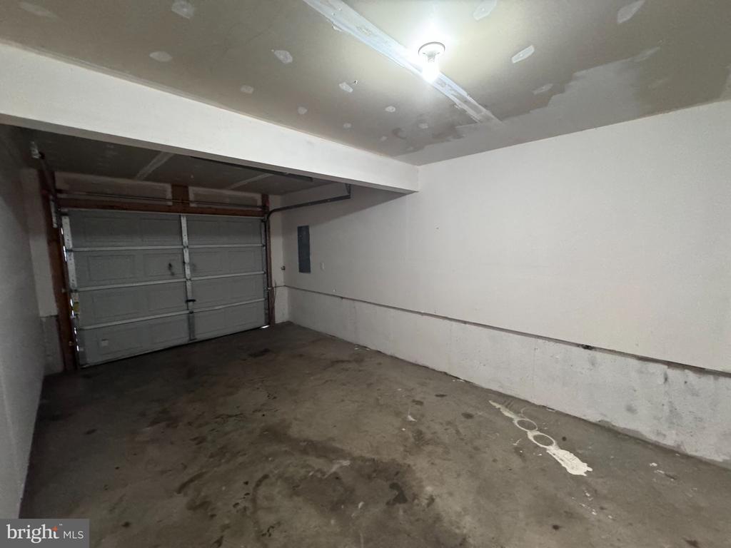 244 TOPAZ LANE