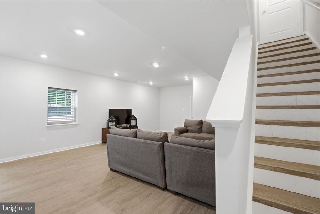 225 STARKEYS LANDING