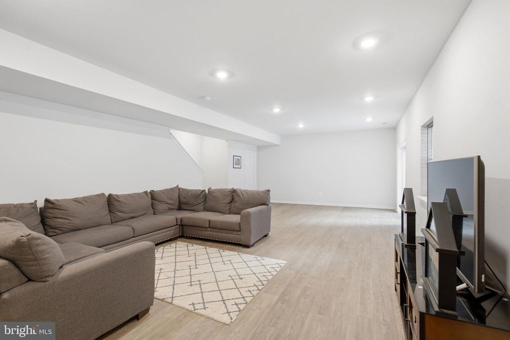 225 STARKEYS LANDING