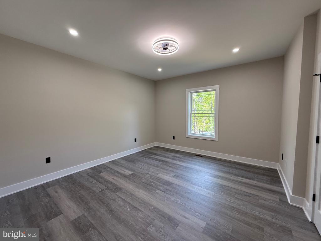 33 BUTTERNUT LANE