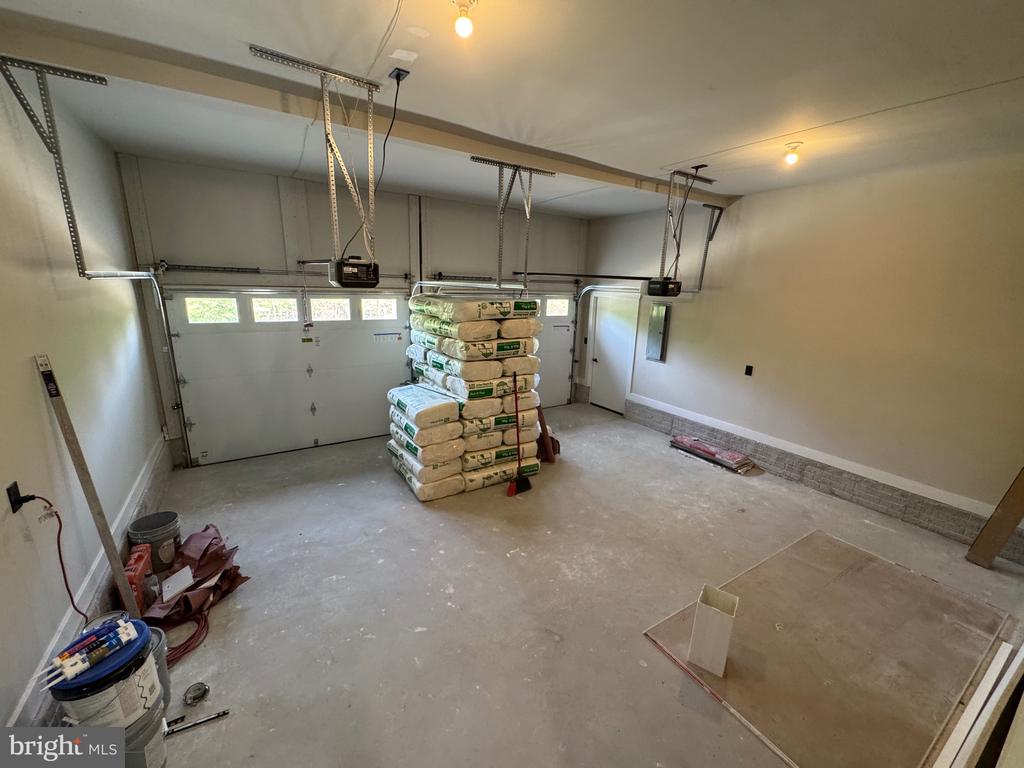 33 BUTTERNUT LANE