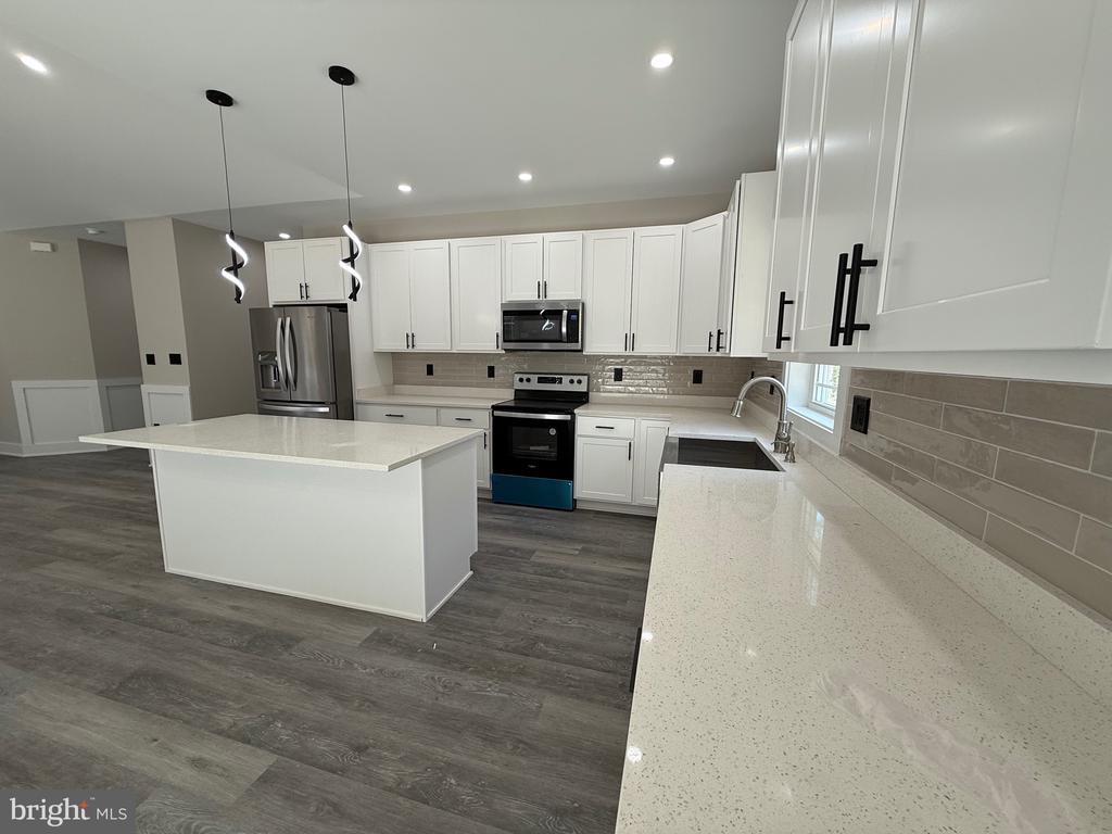 33 BUTTERNUT LANE