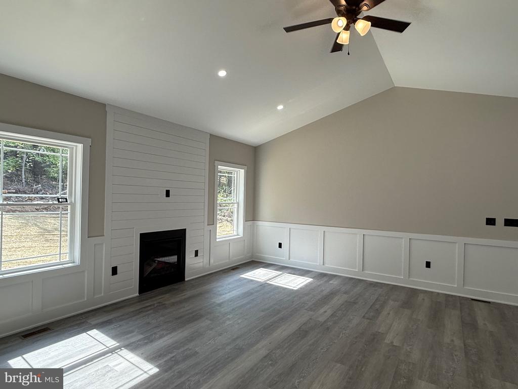 33 BUTTERNUT LANE