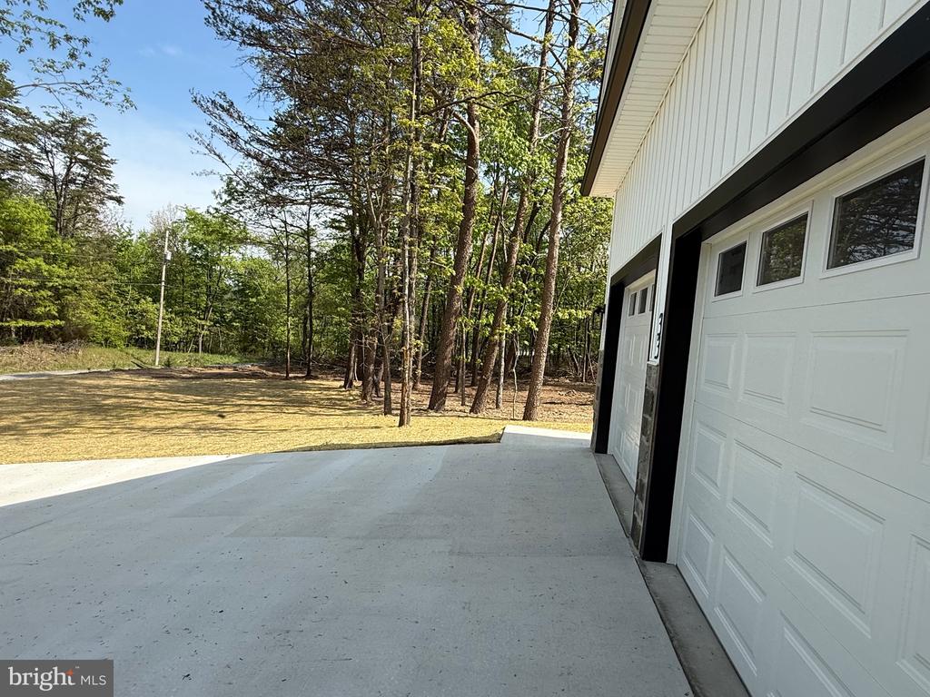 33 BUTTERNUT LANE