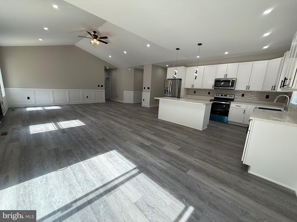 33 BUTTERNUT LANE