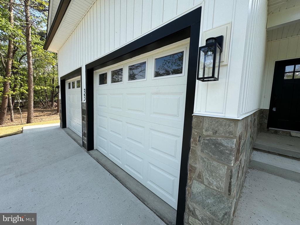 33 BUTTERNUT LANE