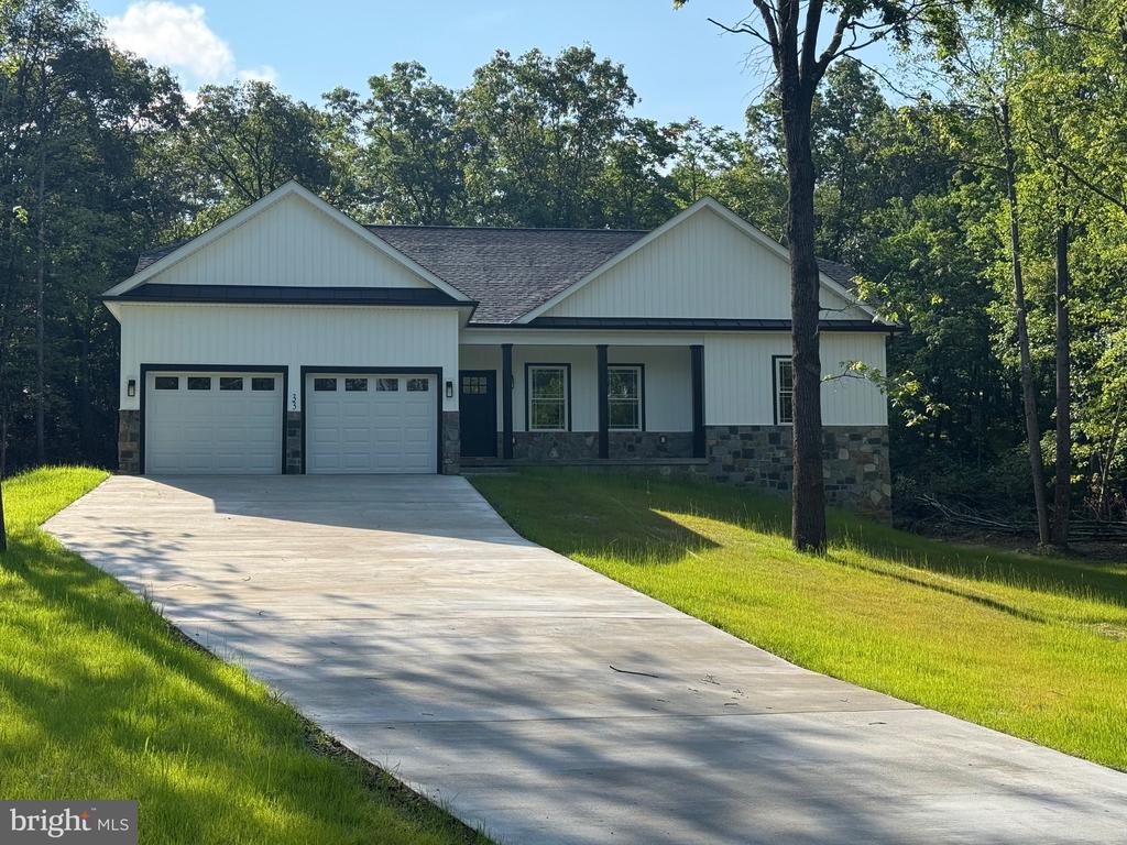 33 BUTTERNUT LANE