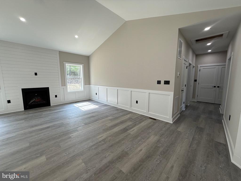 33 BUTTERNUT LANE
