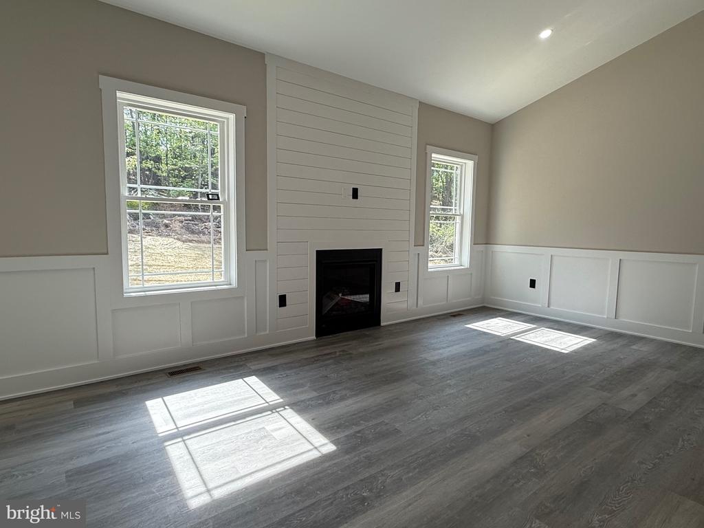 33 BUTTERNUT LANE
