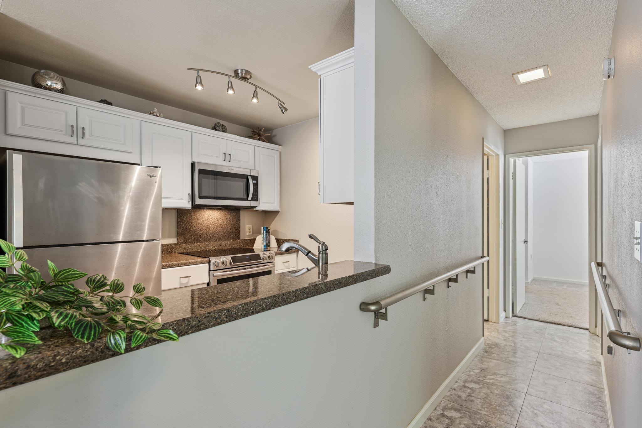 160 Keonekai Rd Unit: 7-101