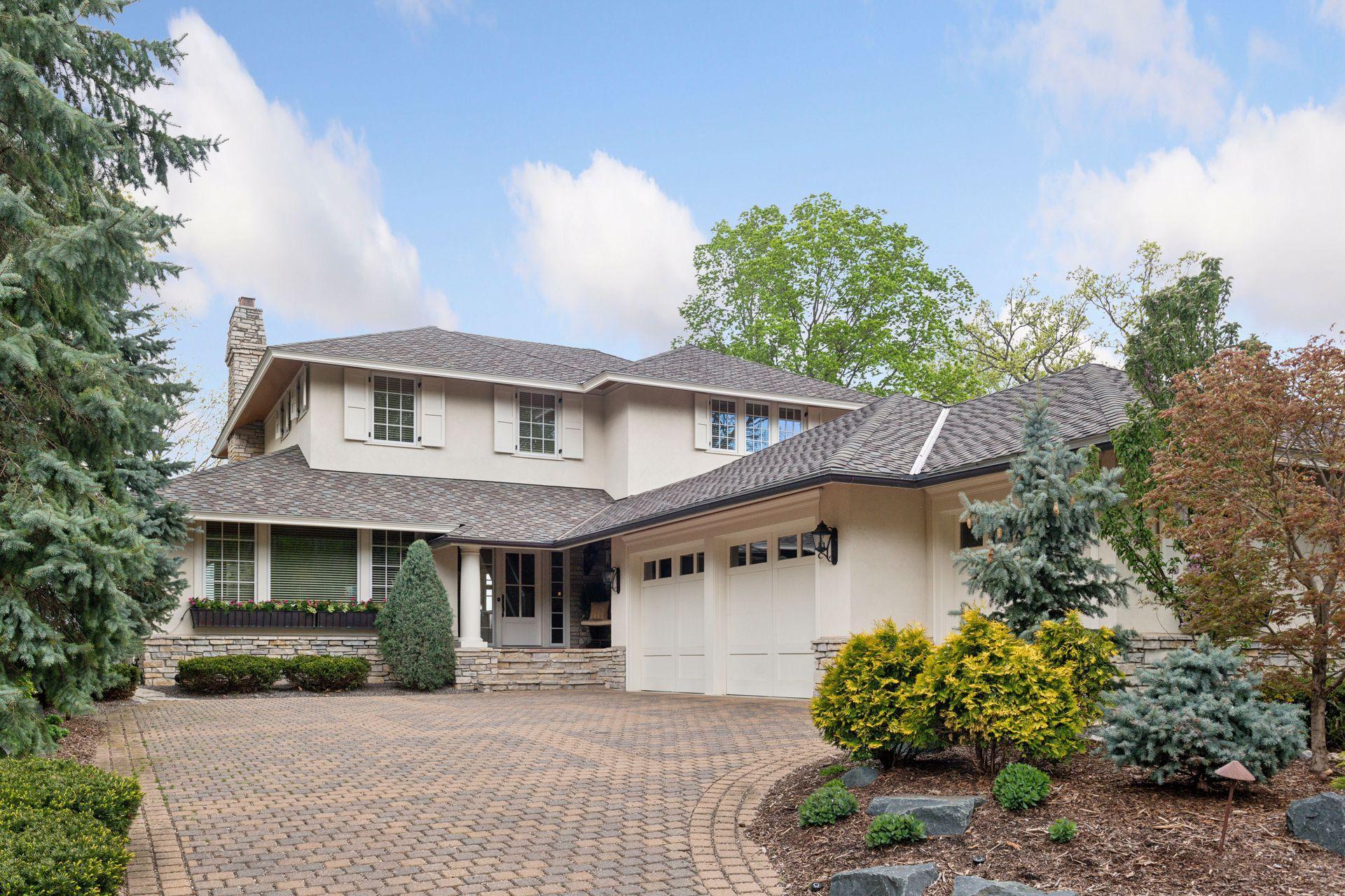 4520 Linwood Lane