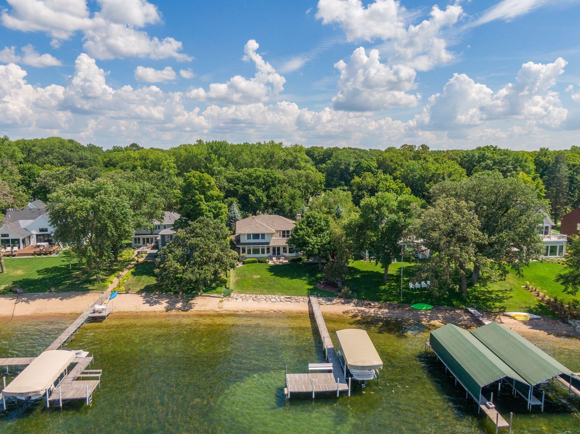 4520 Linwood Lane