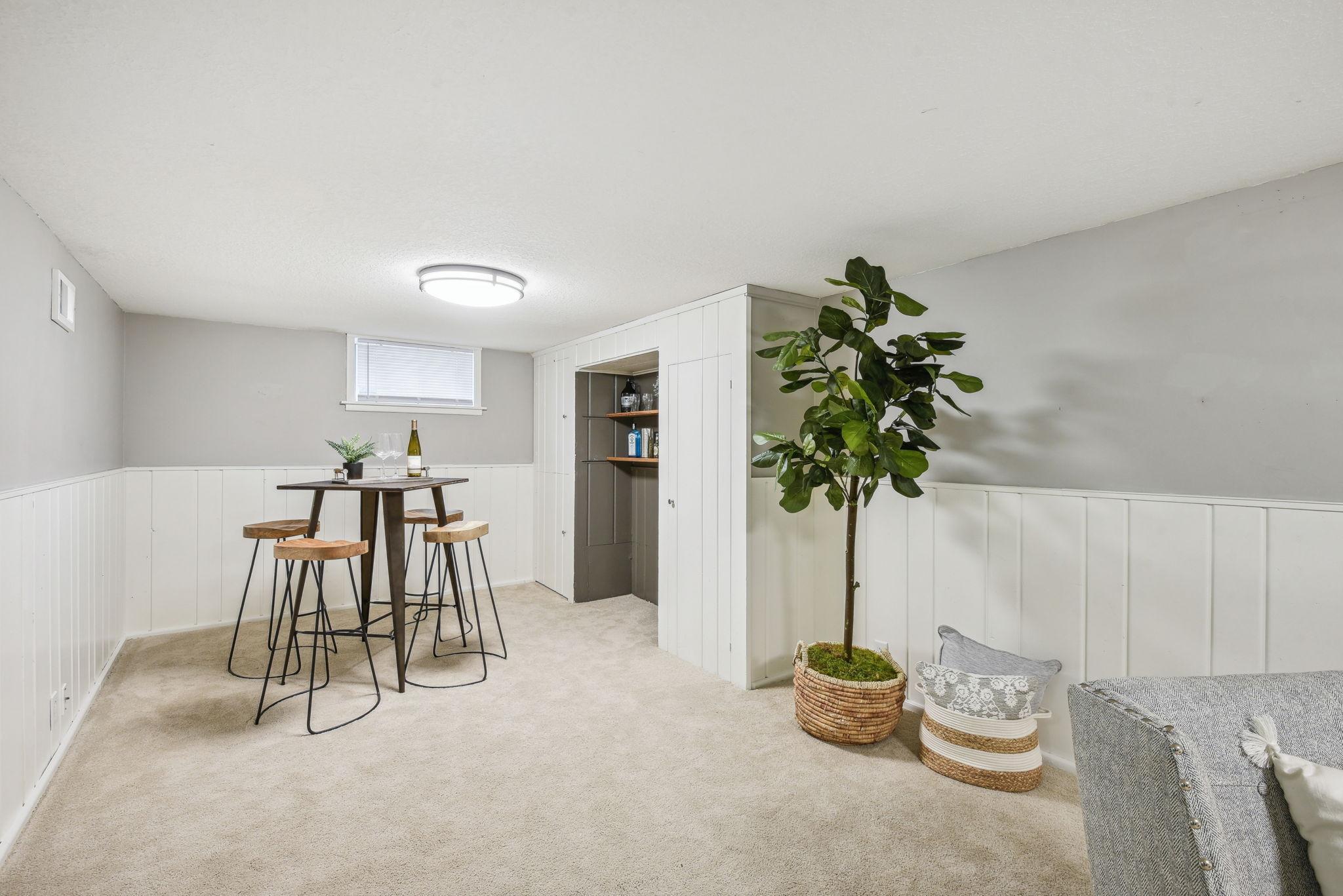 2712 Dakota Avenue S