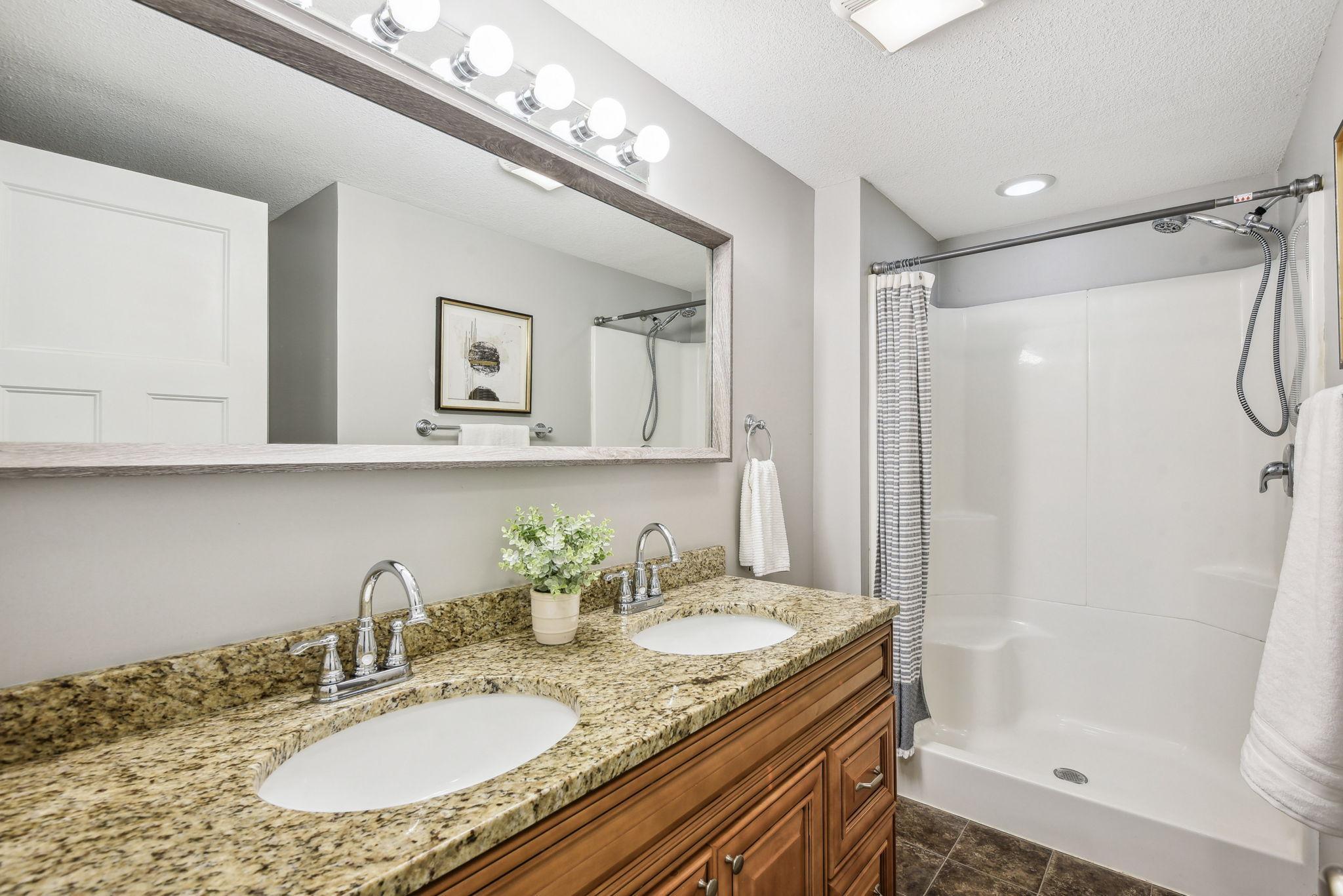 2712 Dakota Avenue S