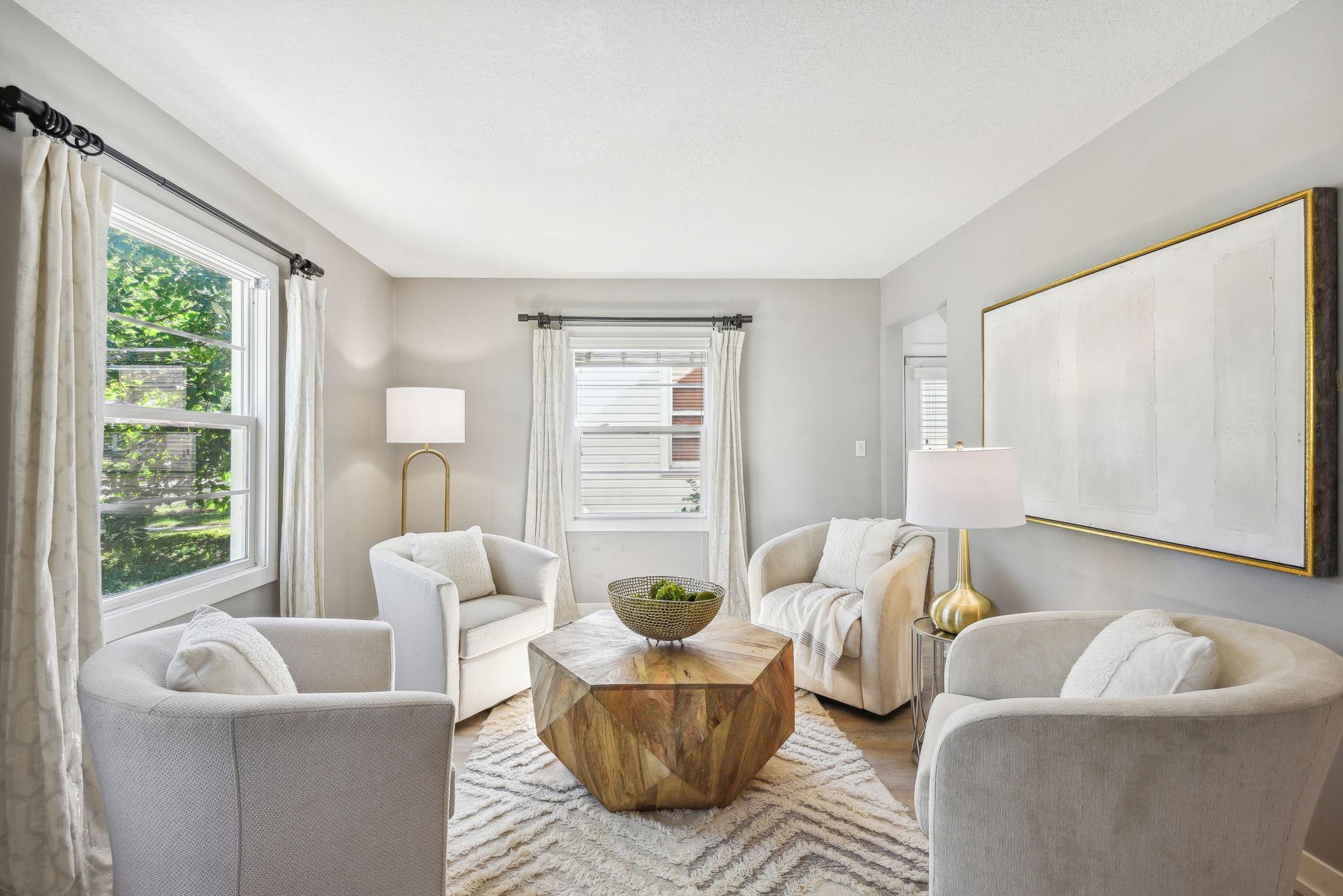 2712 Dakota Avenue S