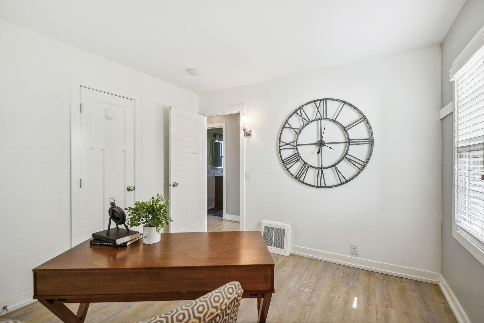 2712 Dakota Avenue S