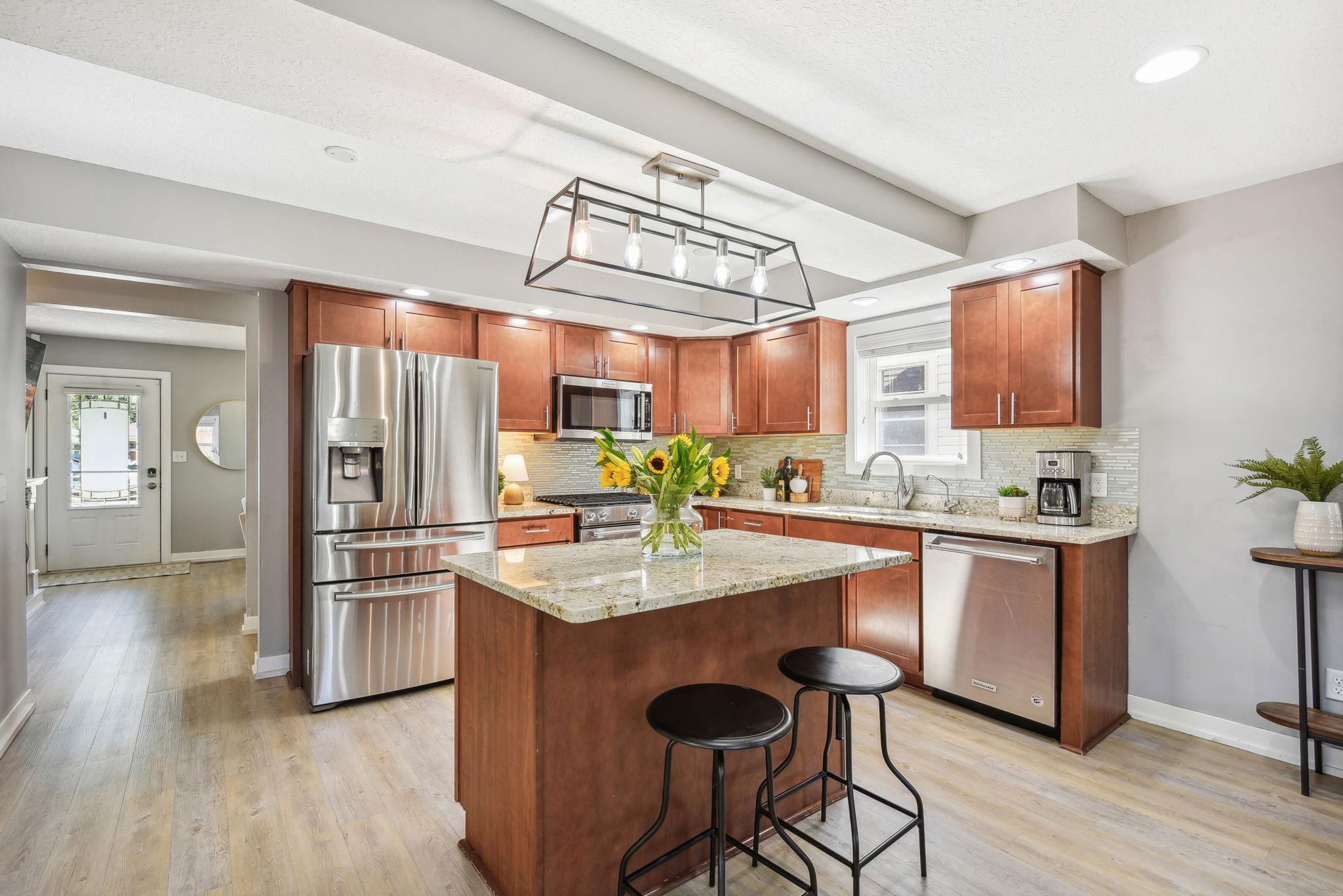 2712 Dakota Avenue S