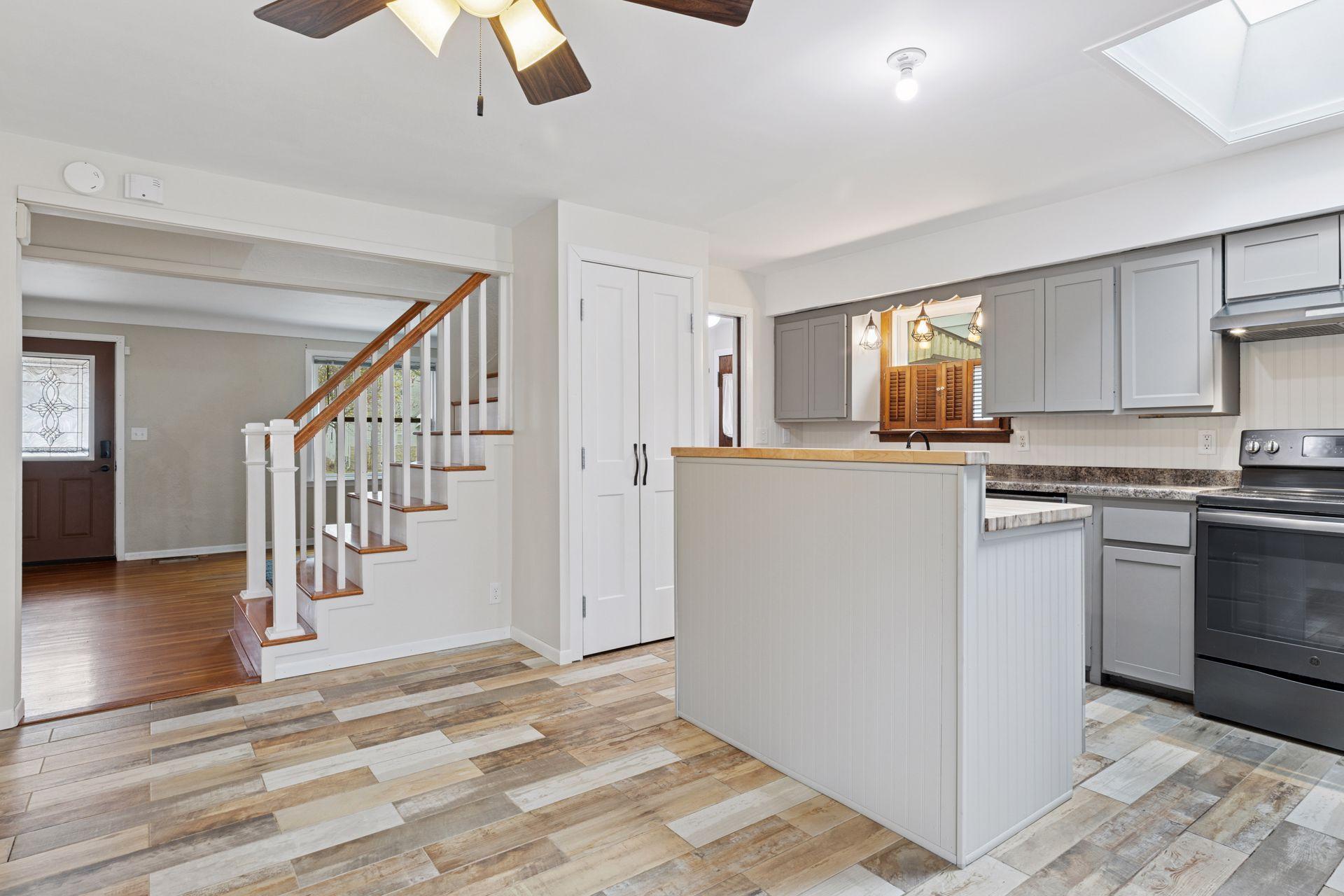 5105 Colfax Avenue N