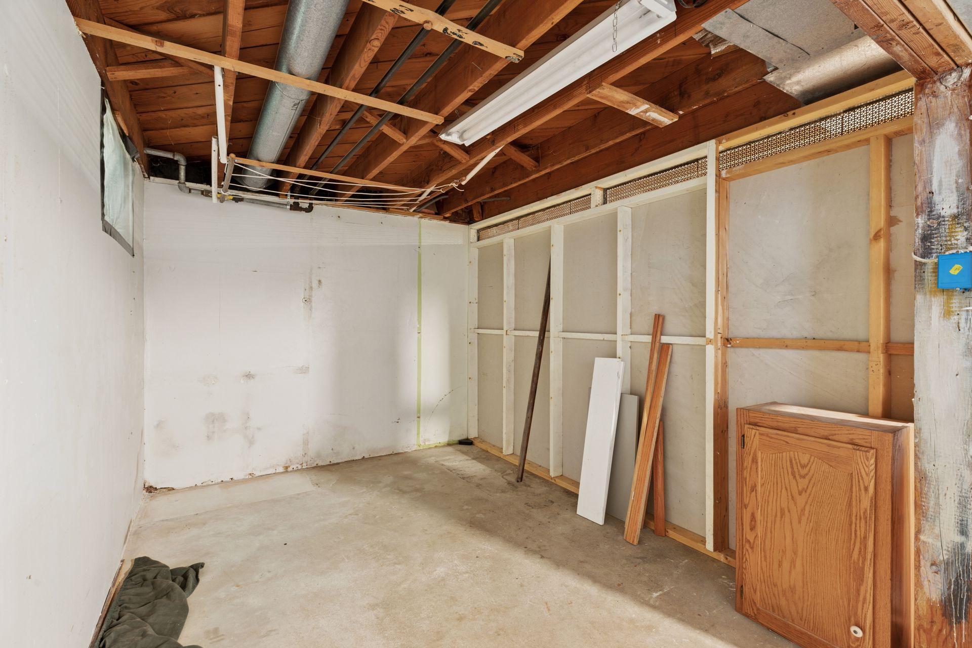 5105 Colfax Avenue N