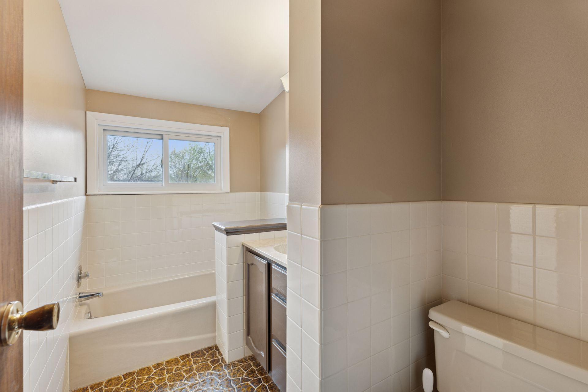 5105 Colfax Avenue N