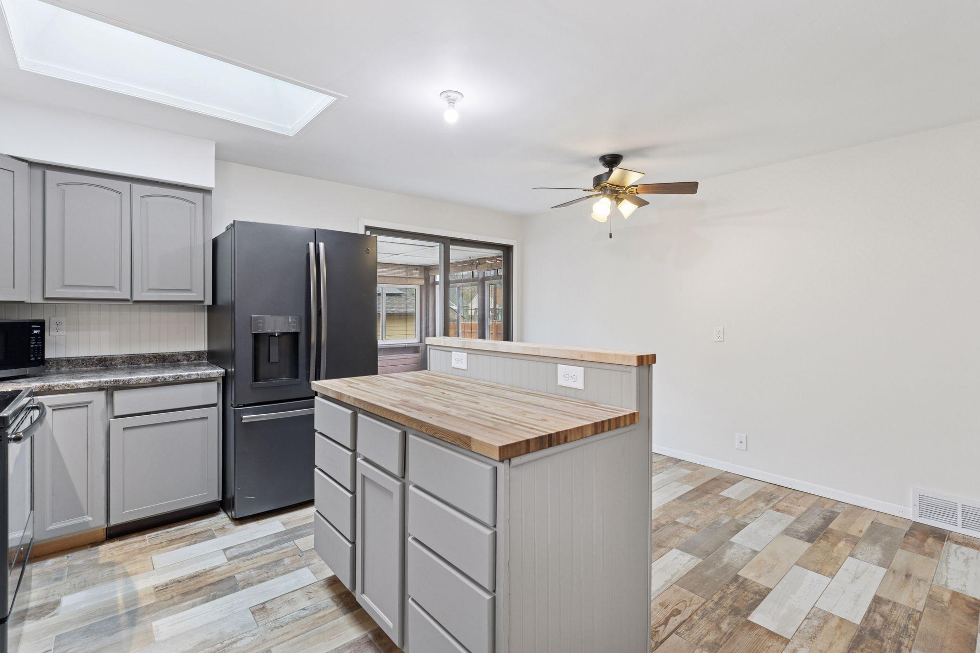 5105 Colfax Avenue N