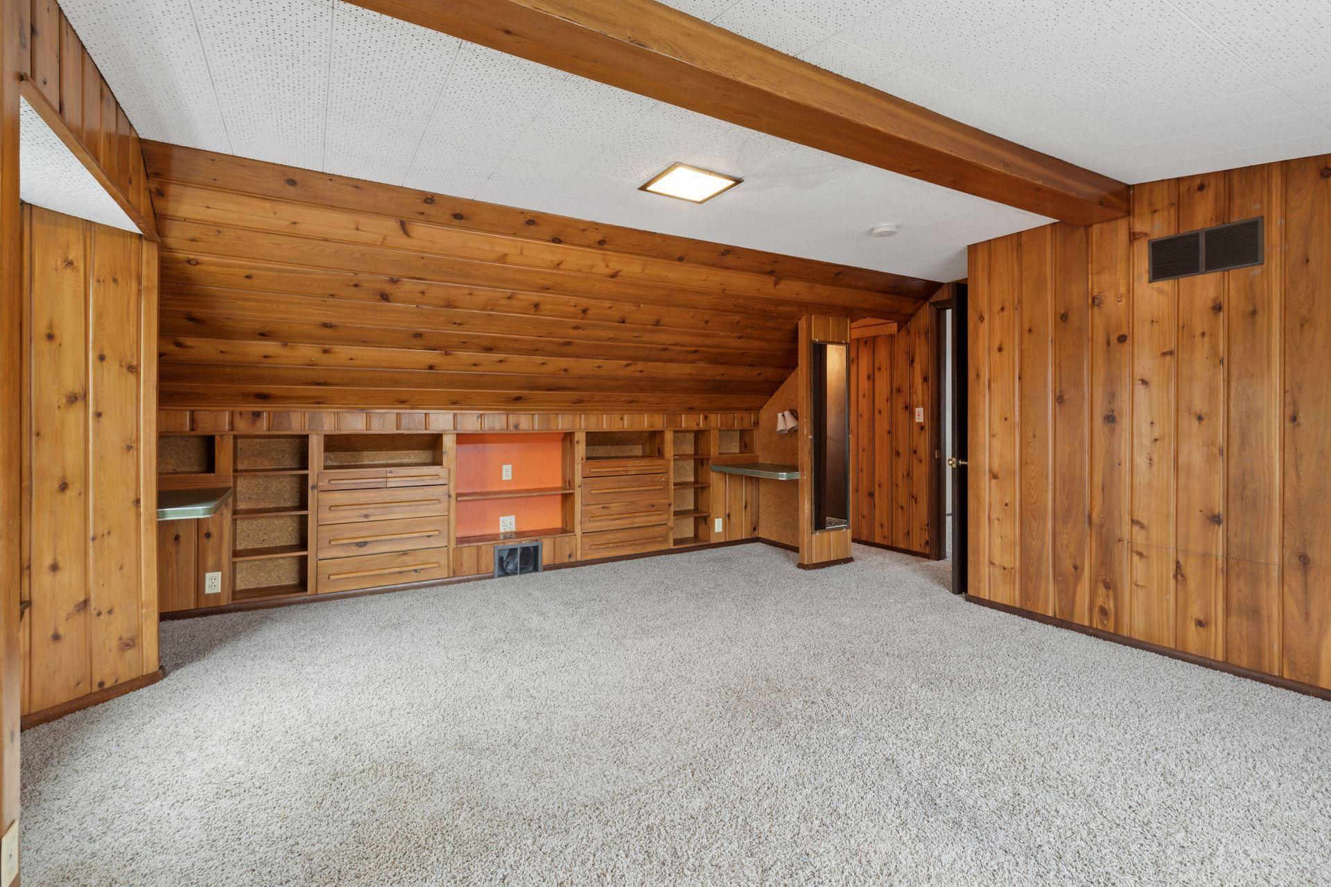 5105 Colfax Avenue N