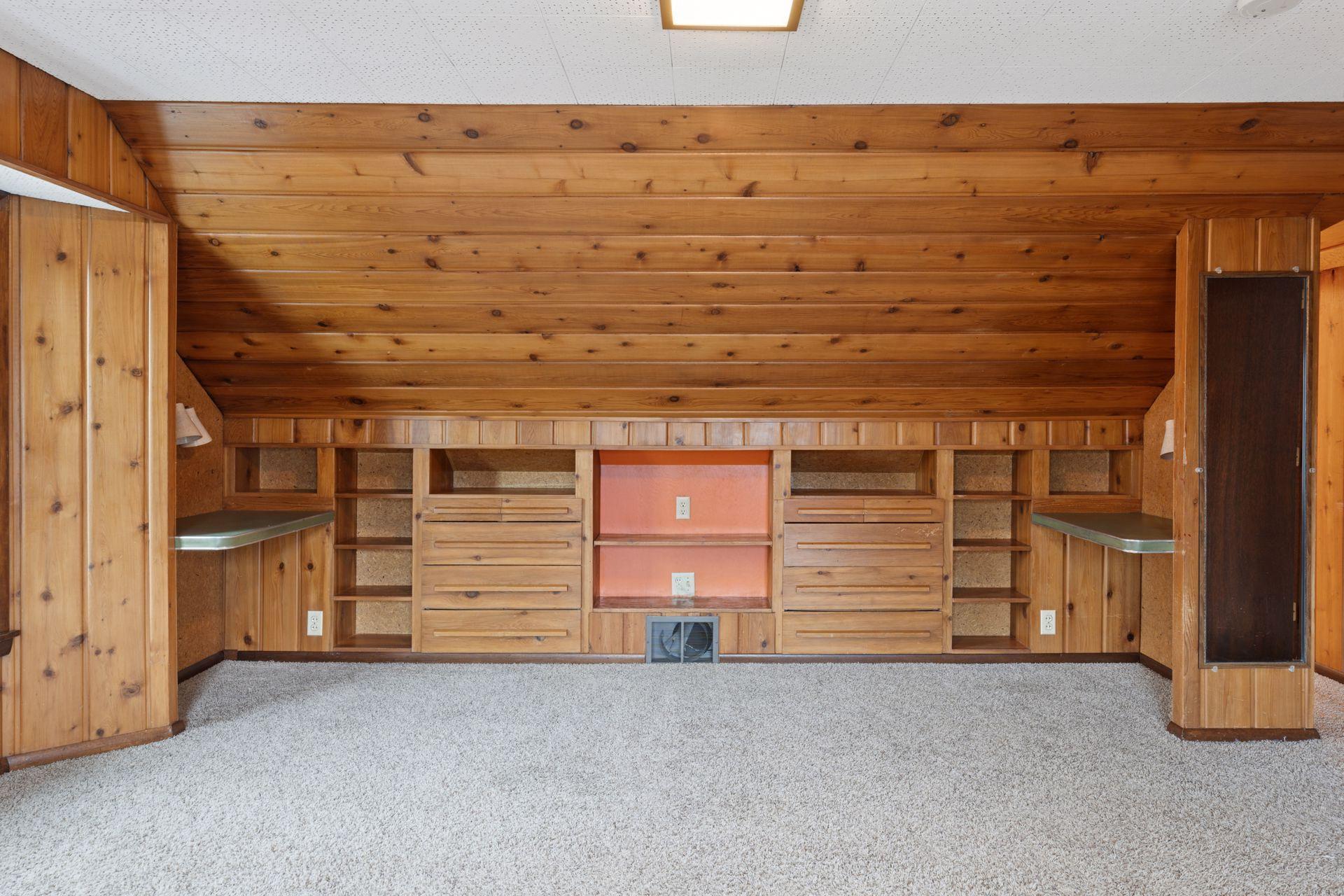 5105 Colfax Avenue N