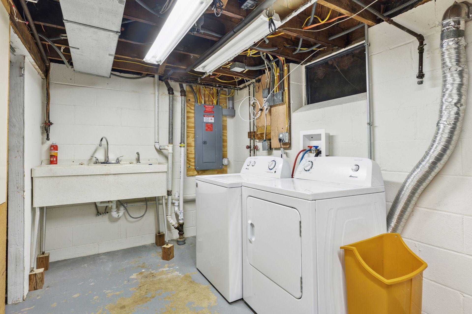 5105 Colfax Avenue N