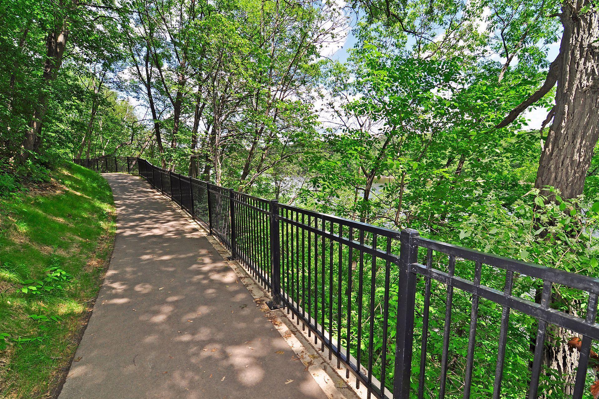 196 Mississippi River Boulevard S