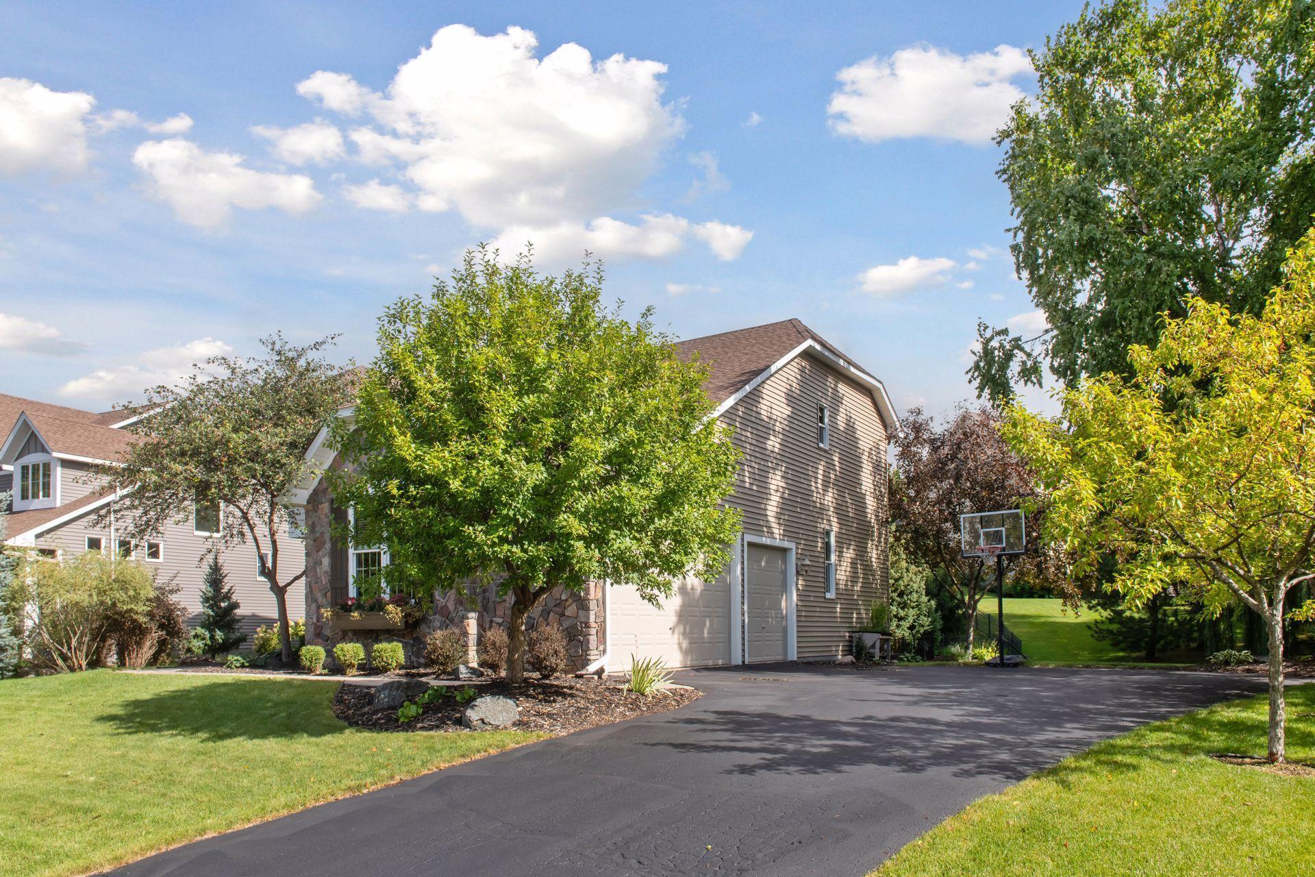 1732 Carriage Drive