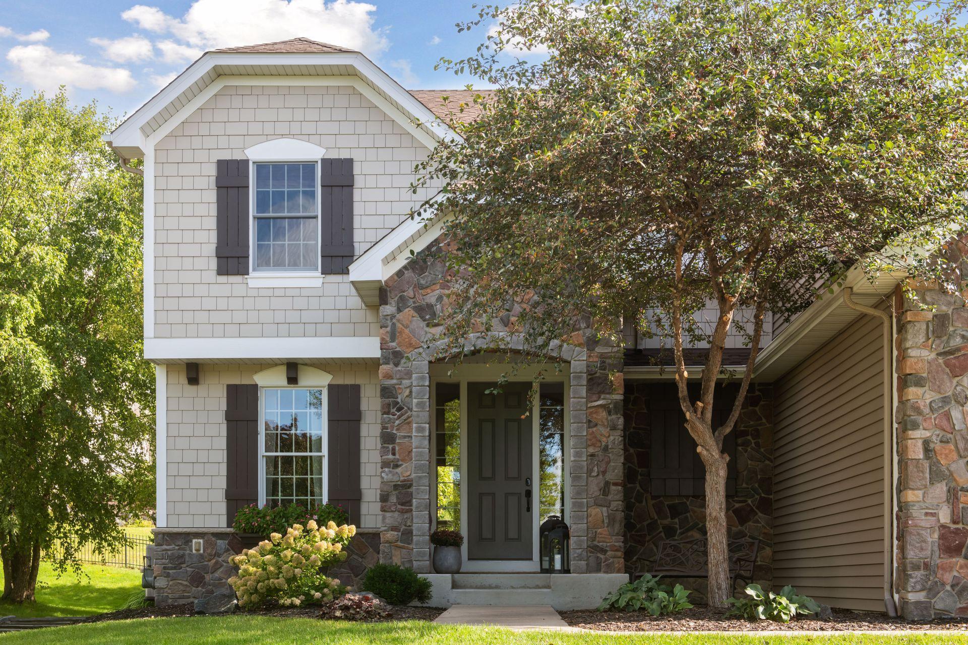1732 Carriage Drive