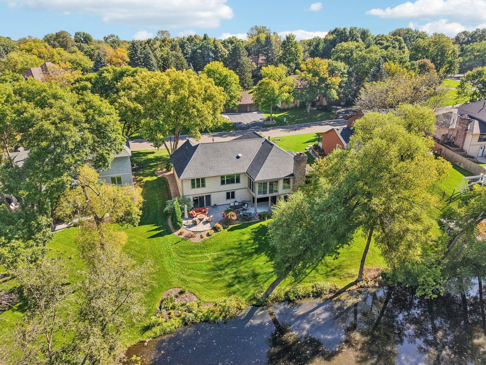 3665 Vinewood Lane N