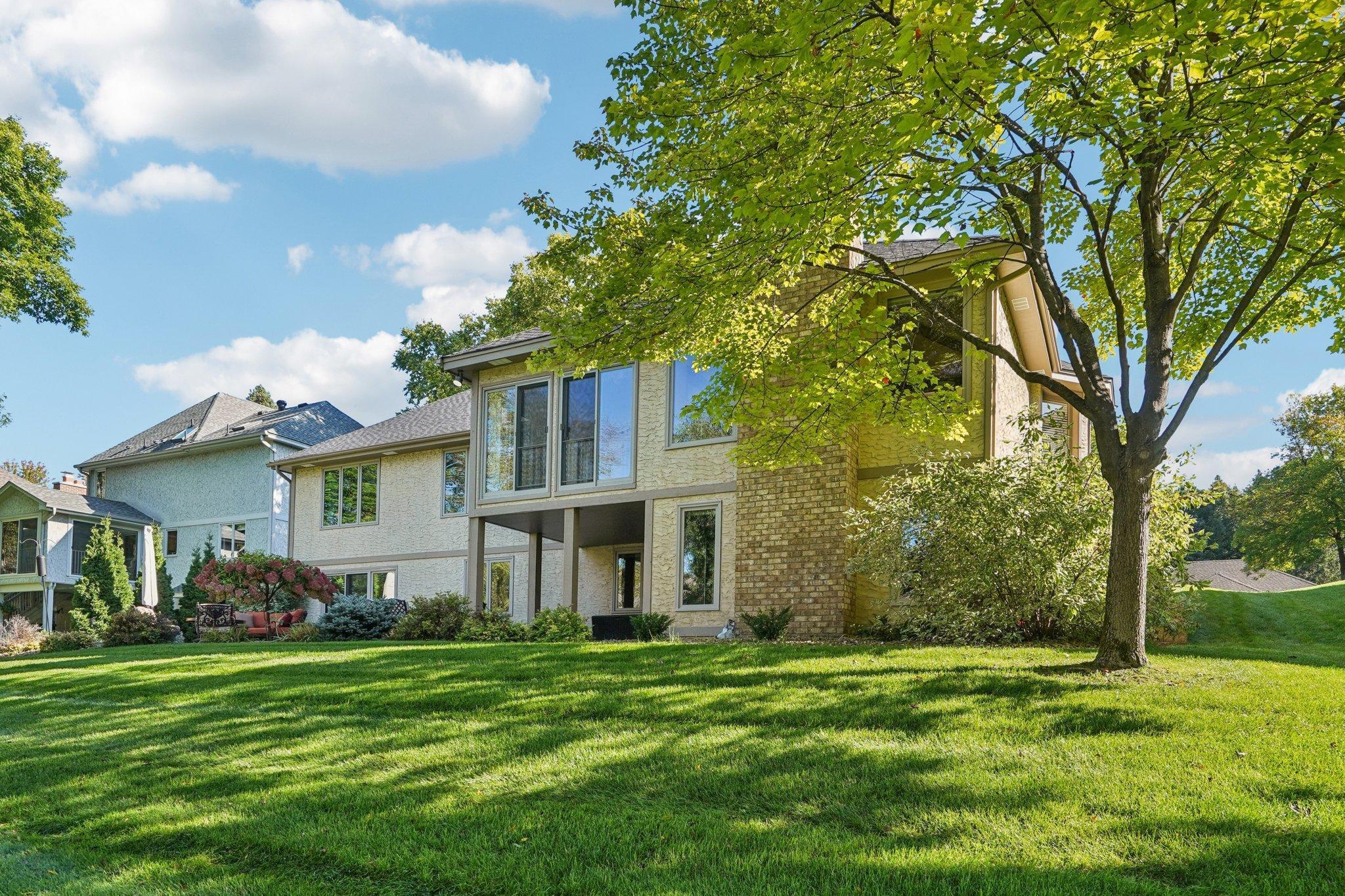 3665 Vinewood Lane N