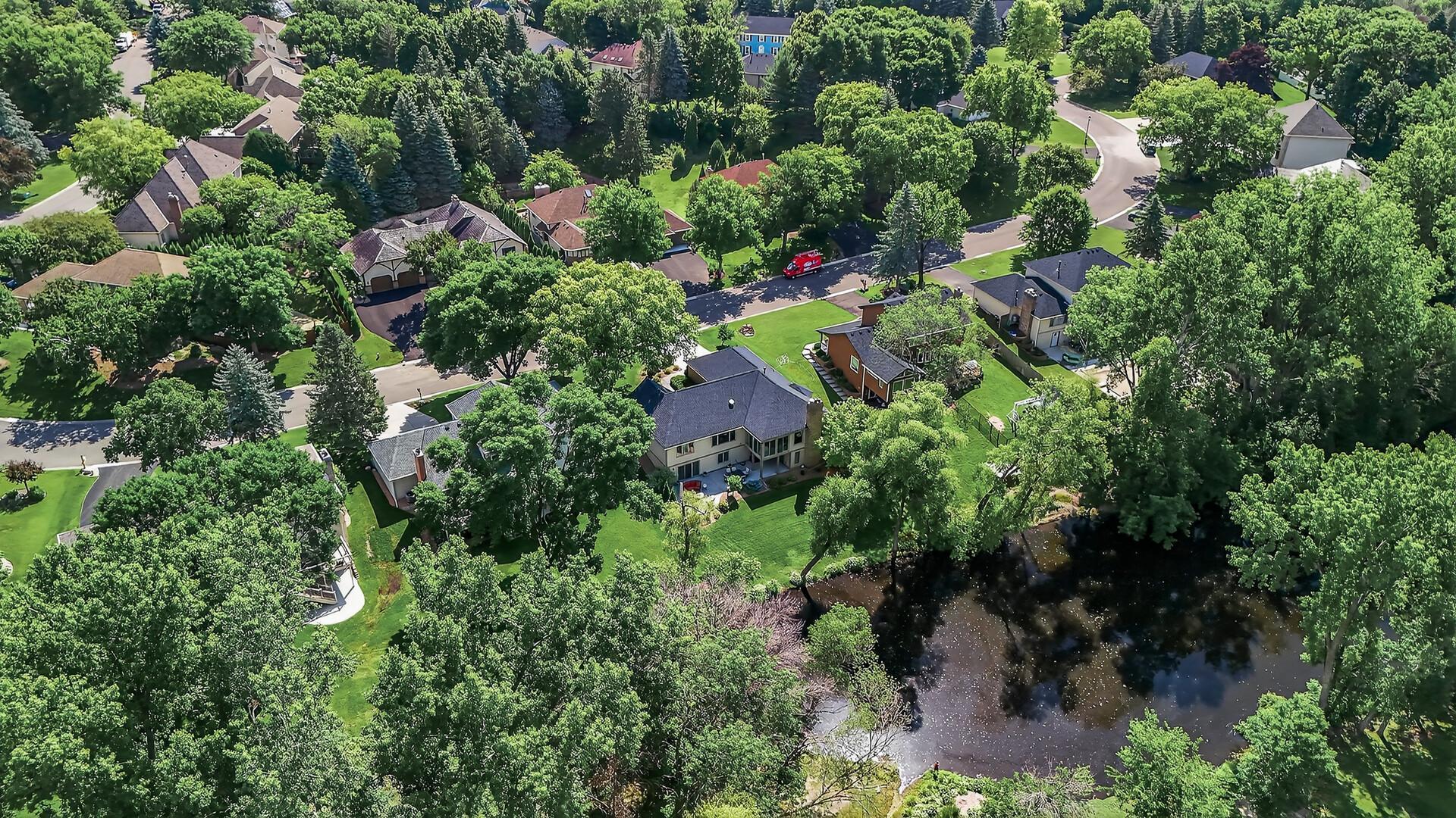 3665 Vinewood Lane N