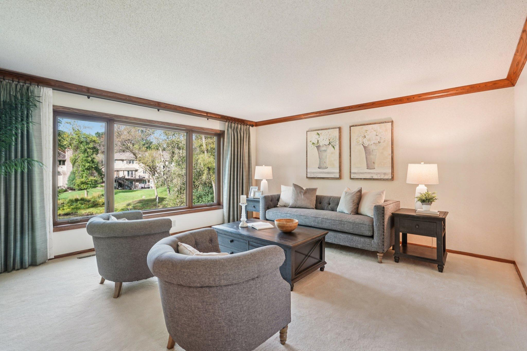 3665 Vinewood Lane N