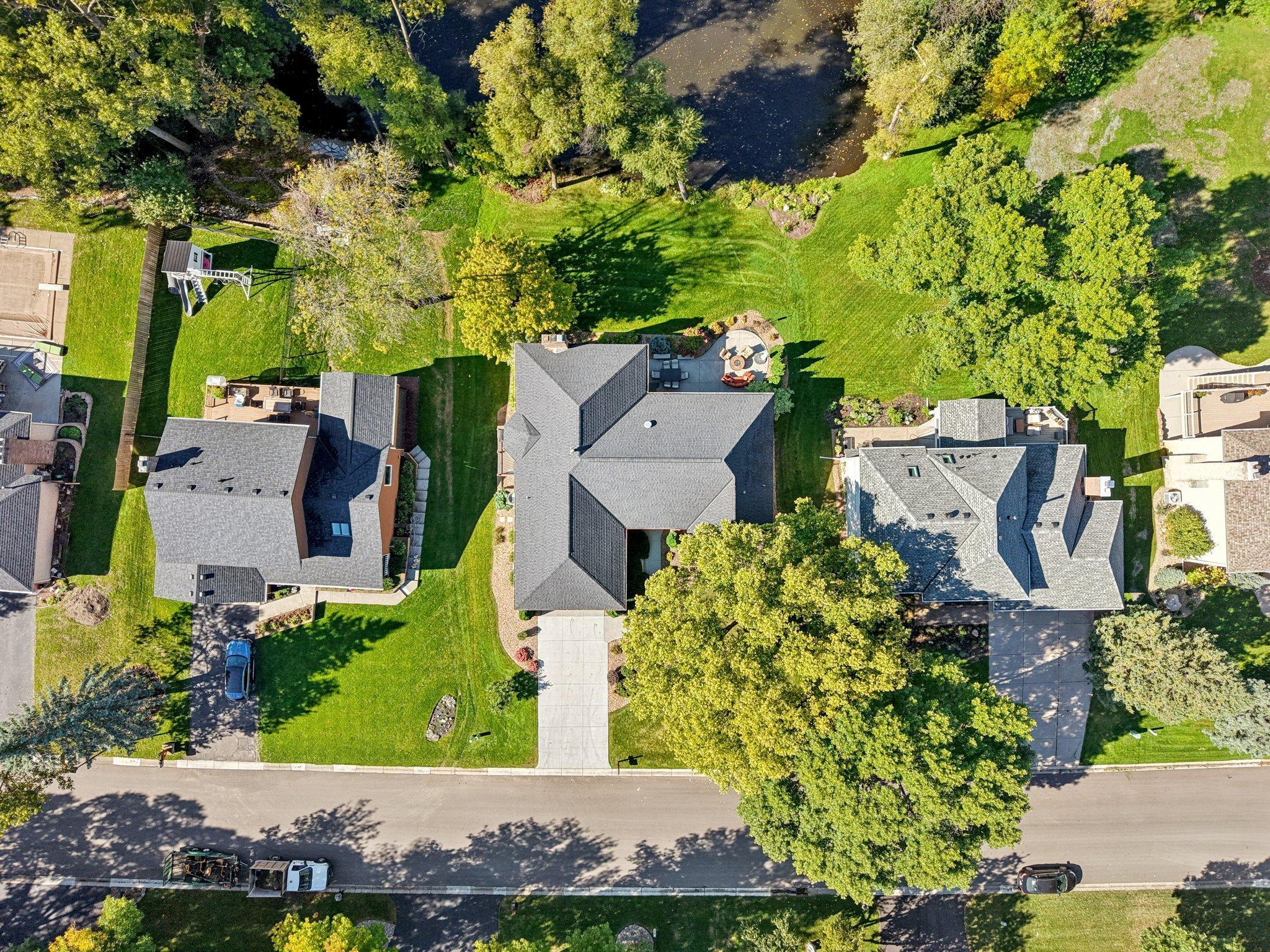 3665 Vinewood Lane N