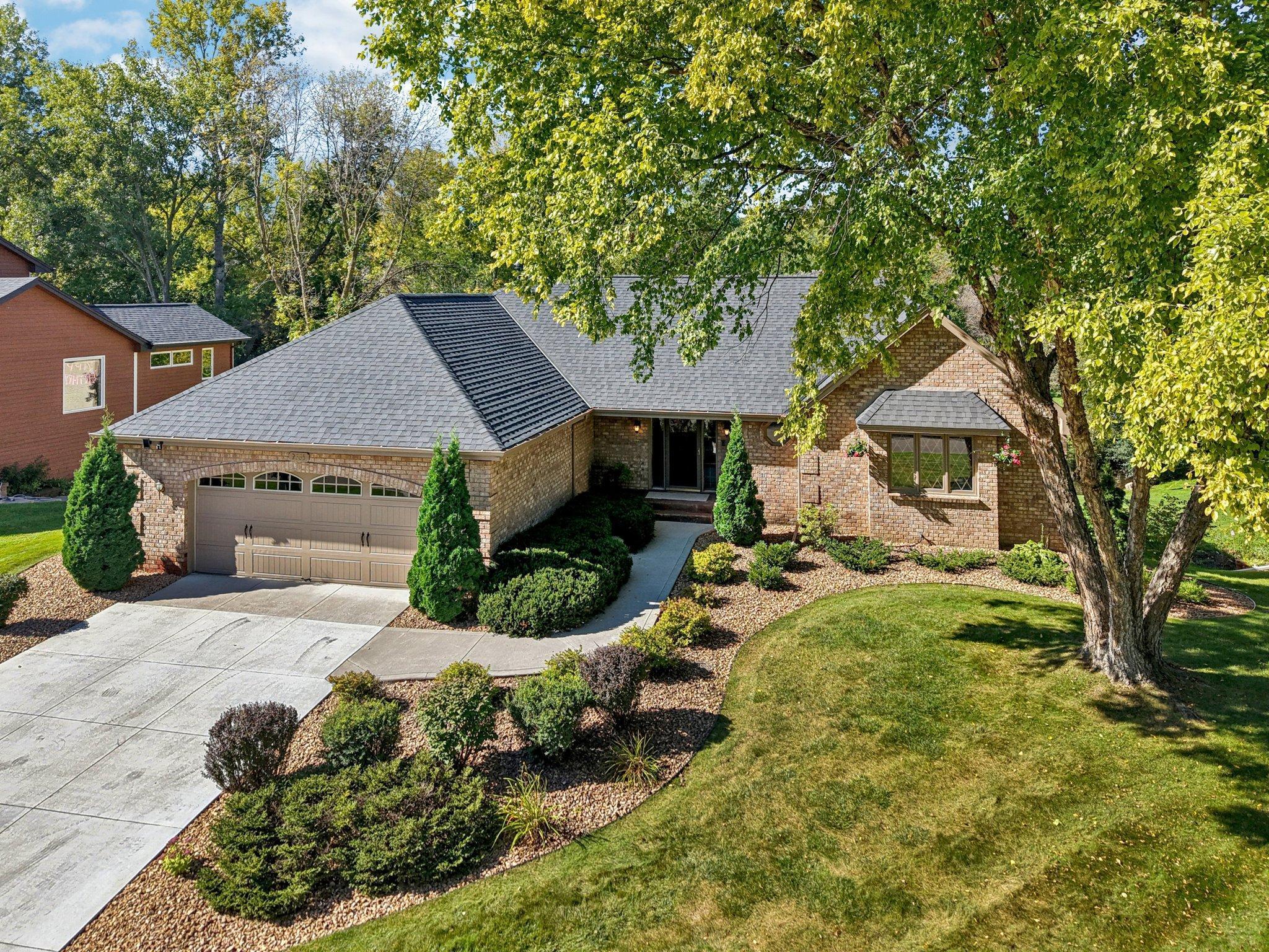 3665 Vinewood Lane N