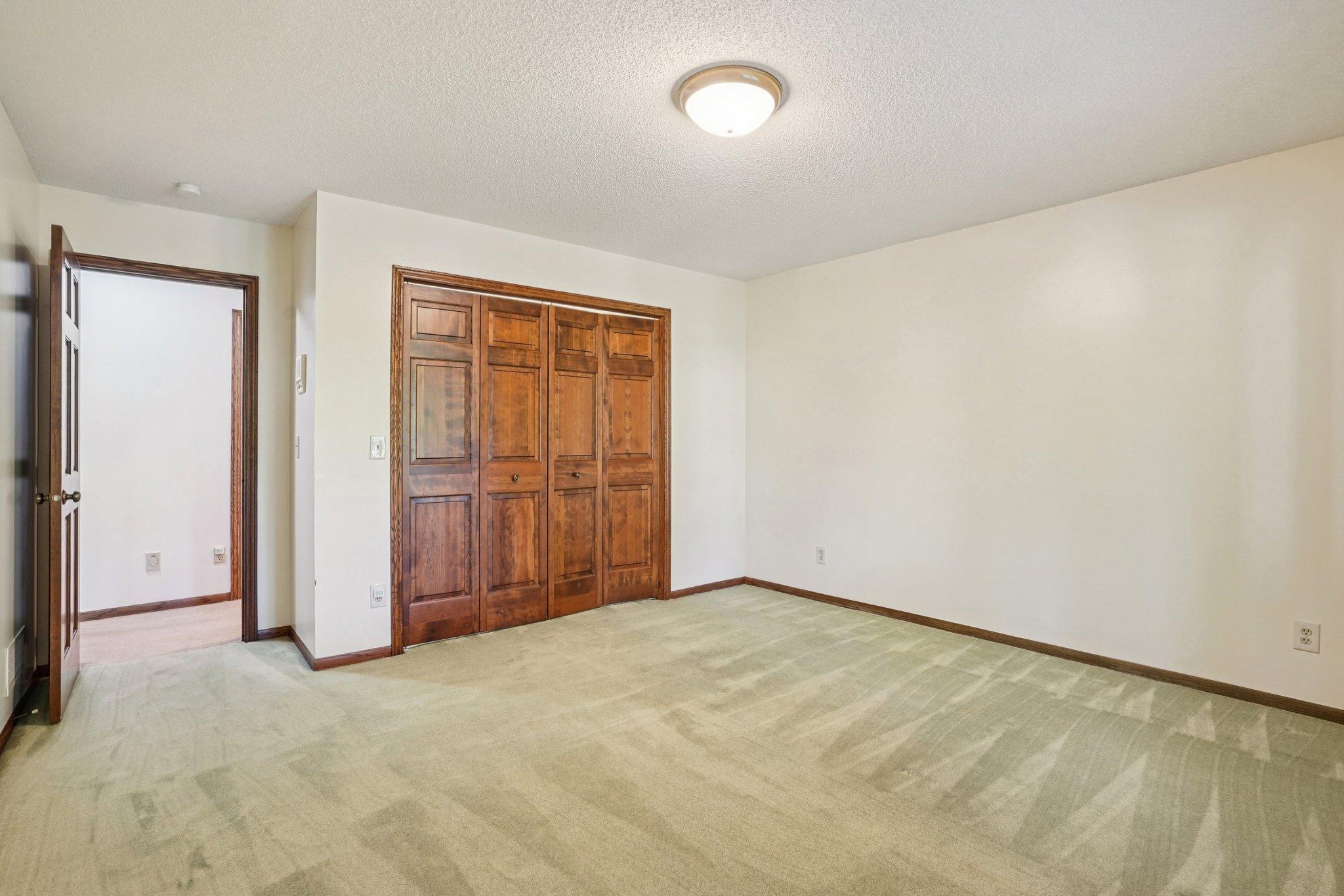 3665 Vinewood Lane N