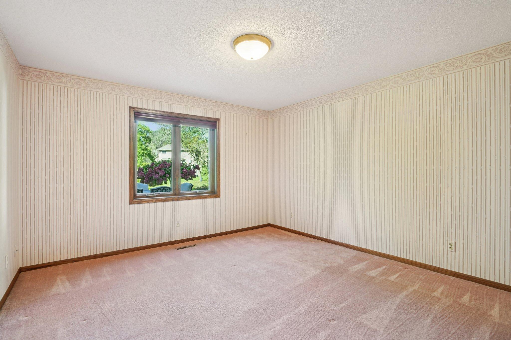 3665 Vinewood Lane N