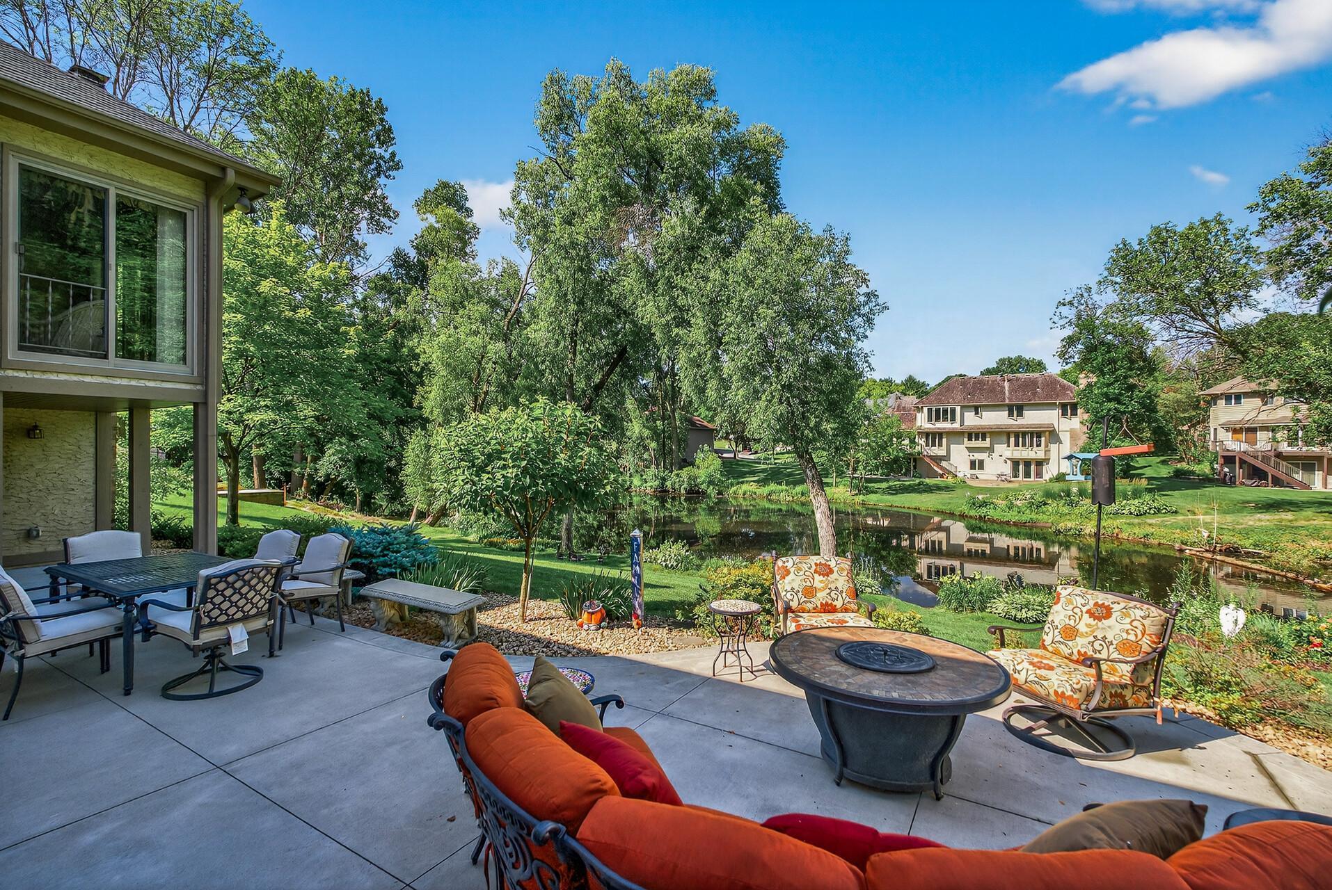 3665 Vinewood Lane N