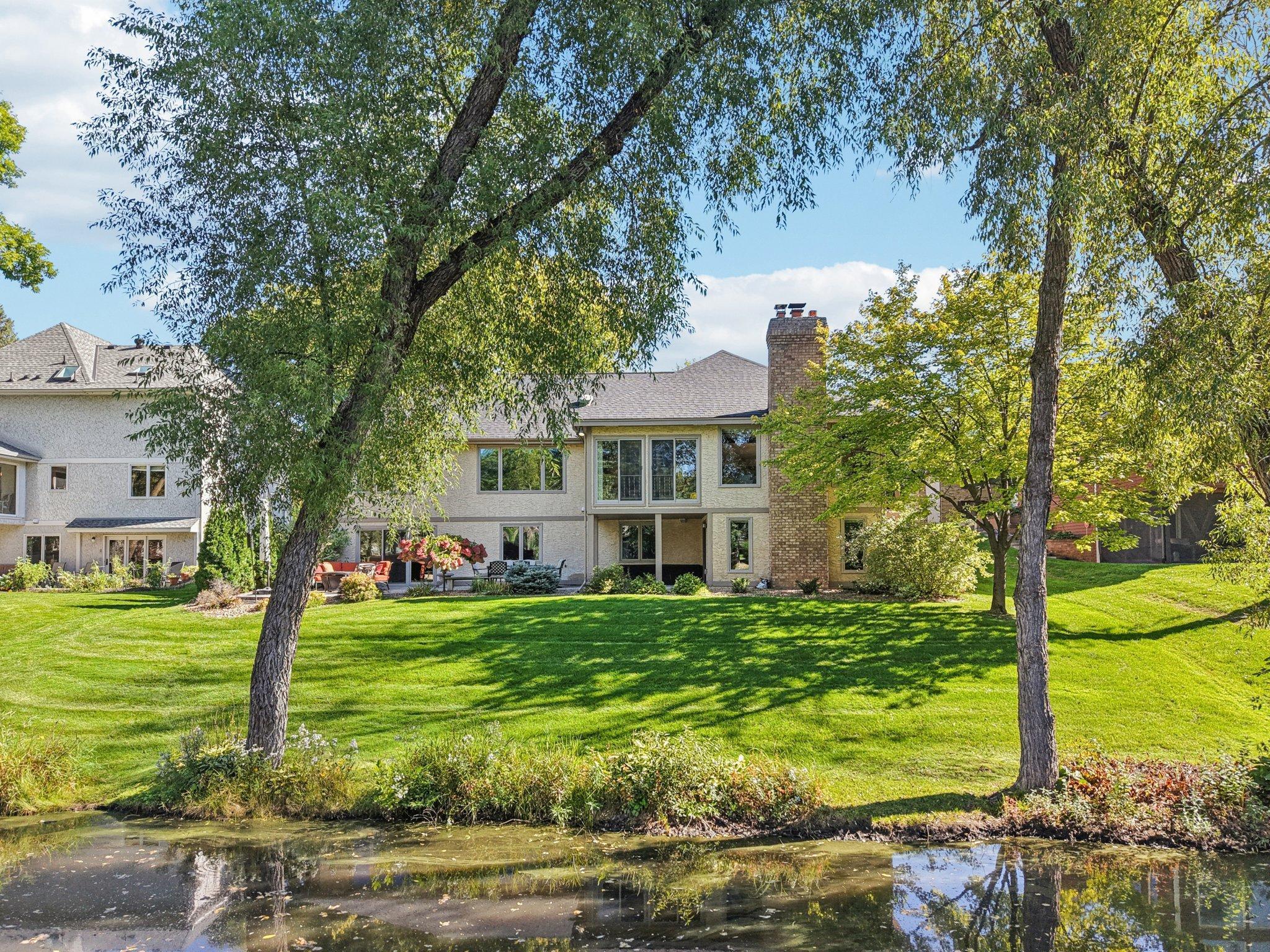 3665 Vinewood Lane N