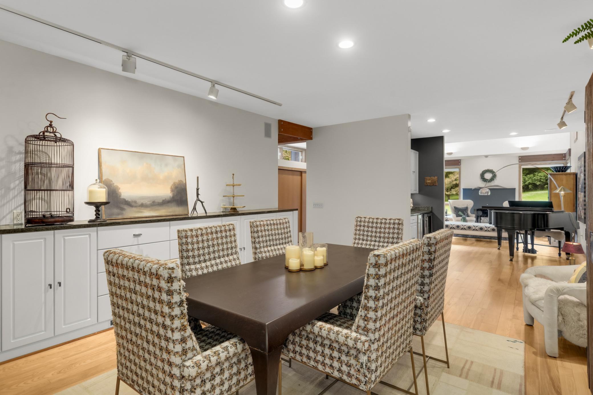 2022 Medina Road